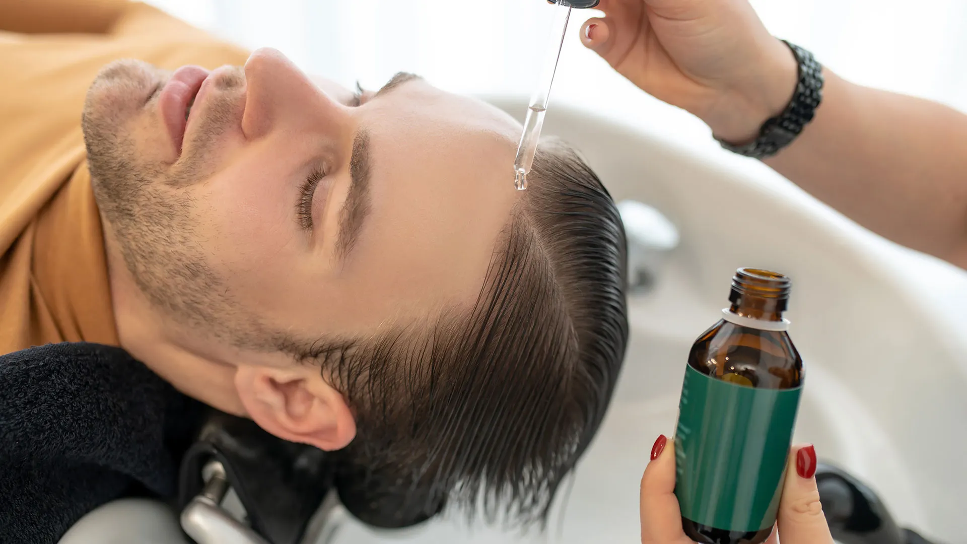 Φυτικές θεραπείες volumed για την ενδυνάμωση των μαλλιών με ασφαλή και αποτελεσματικό τρόπο.